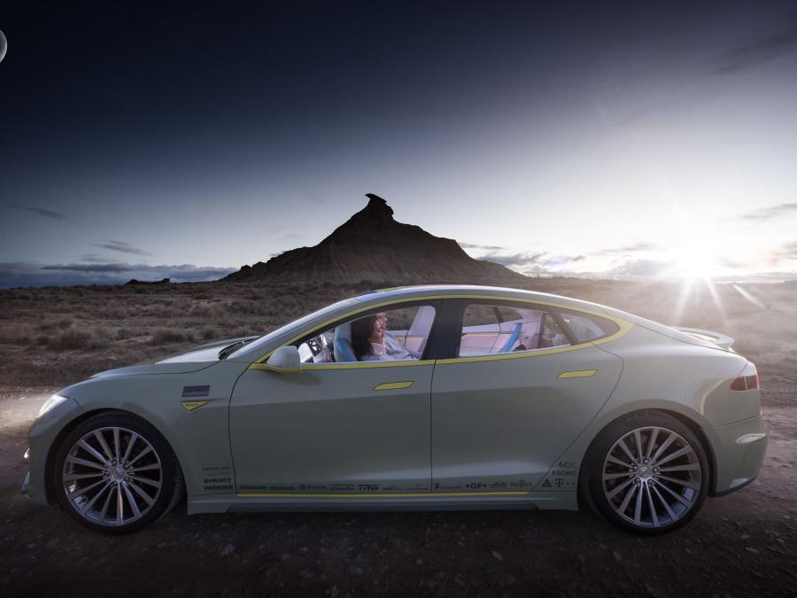  Rinspeed XchangE Concept 2014 года  (фото 3 из 97)